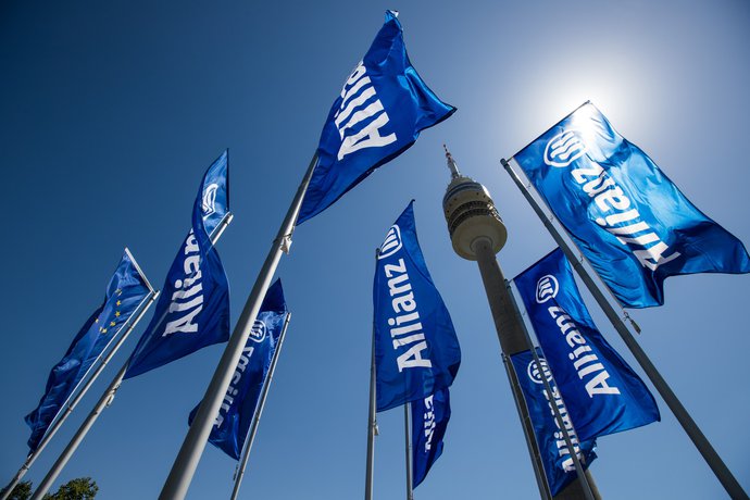 Allianz_Hauptversammlung_2018-4-Allianz-Fahnen.jpg
